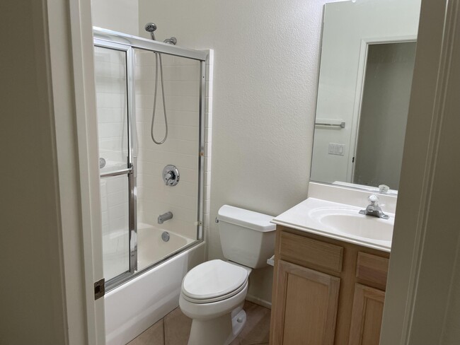 Building Photo - 78472 Glastonbury Way