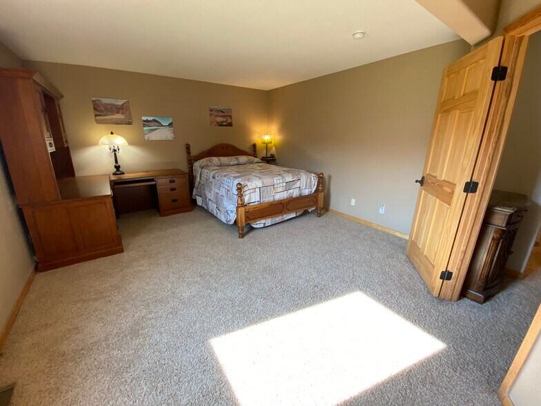 Grand Canyon BedRoom - 588 Lake View Cir W