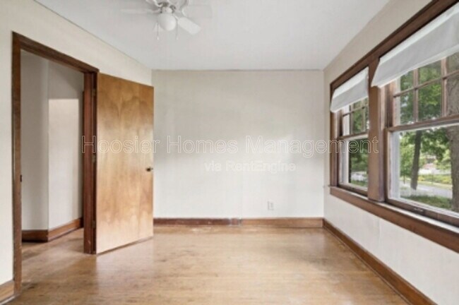 Building Photo - 4652 N Kenwood Ave