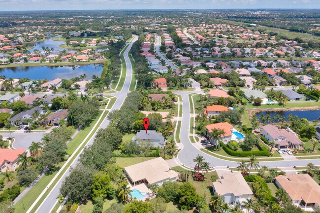 Building Photo - 4661 Manderly Dr