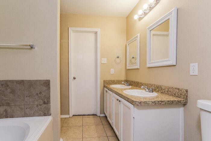 Building Photo - 3914 Ridge Canyon Rd