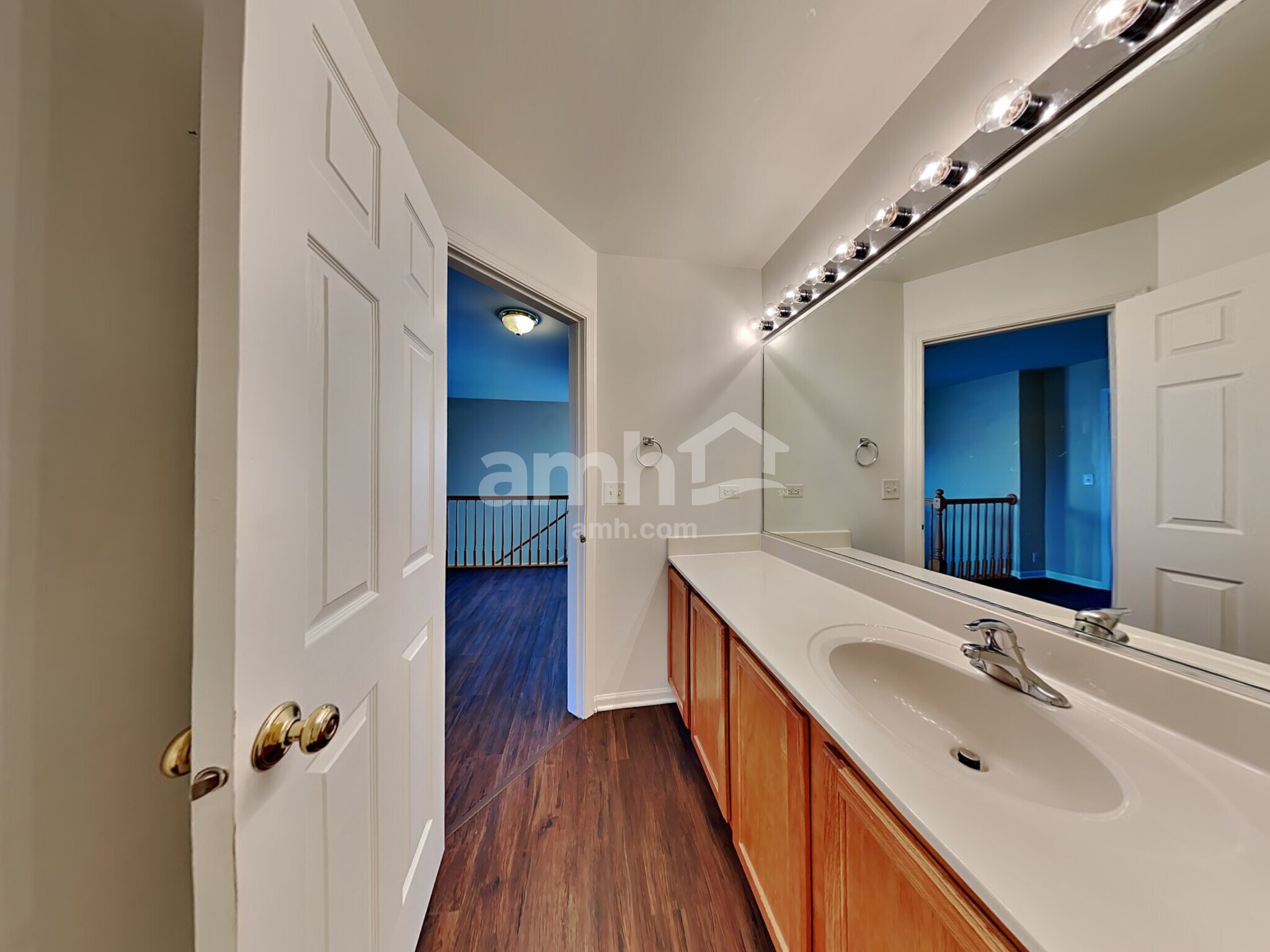 Building Photo - 1350 W Crane View Ct