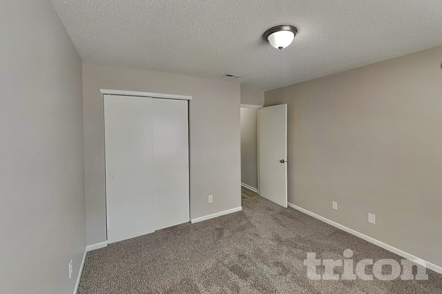 Building Photo - 2869 Ludwig Dr