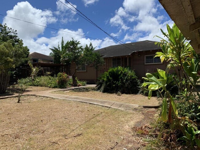 Building Photo - 804 Kialoa St