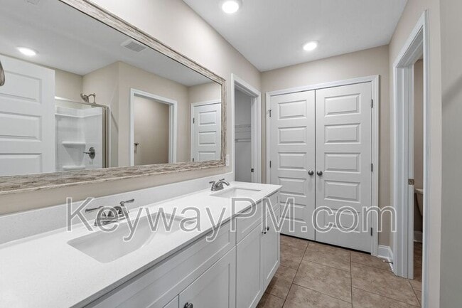 Building Photo - 557 Yuma Ln