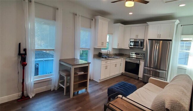 Building Photo - 4735 1st Ave N