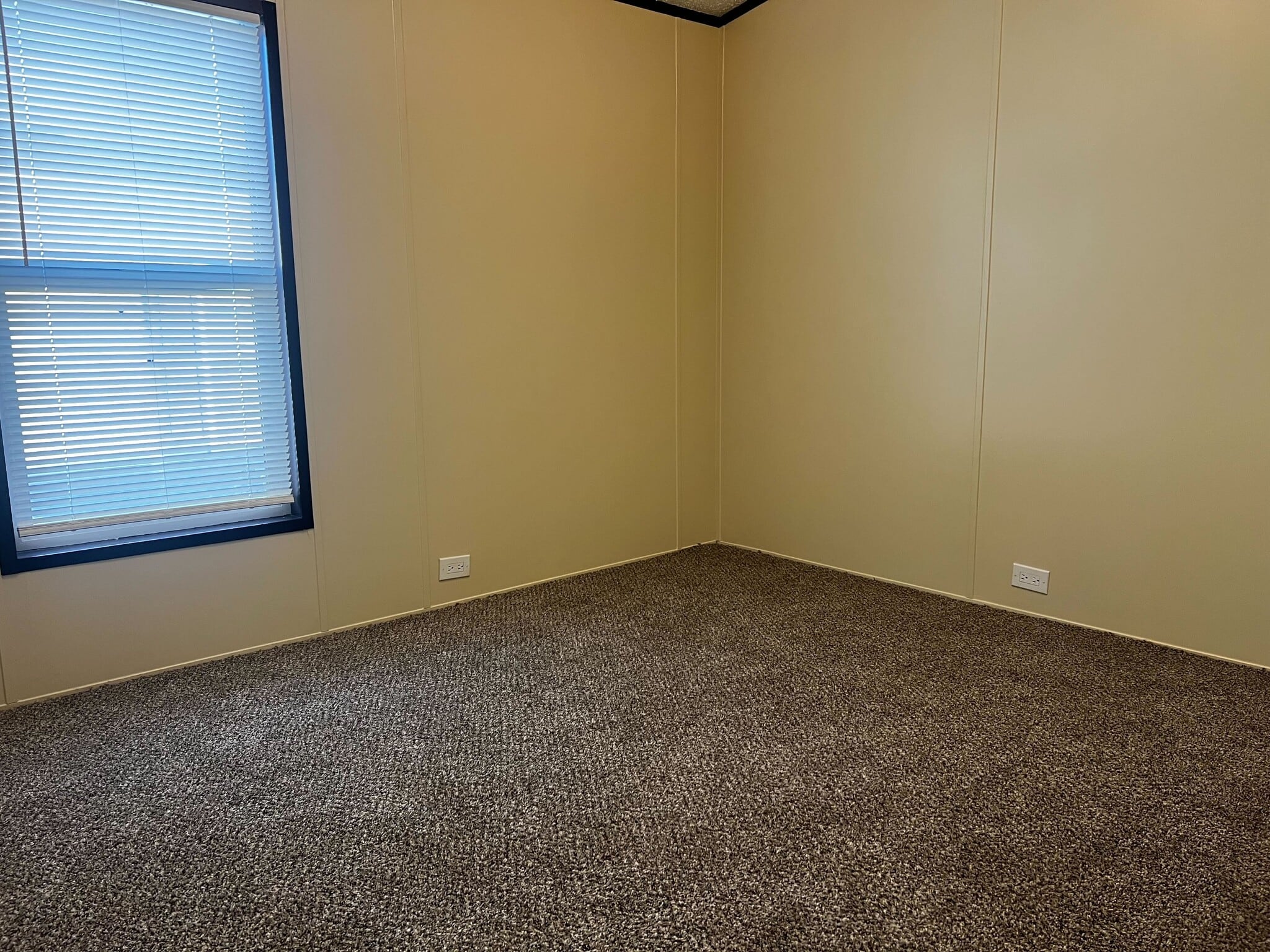 Building Photo - 709 N Collins Fwy