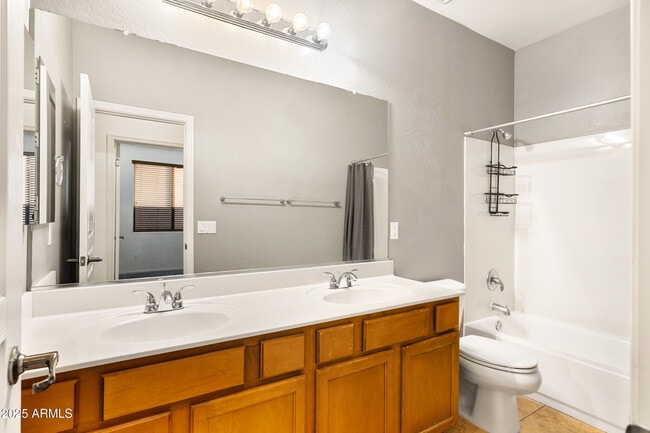 Building Photo - 474 W Seagull Dr