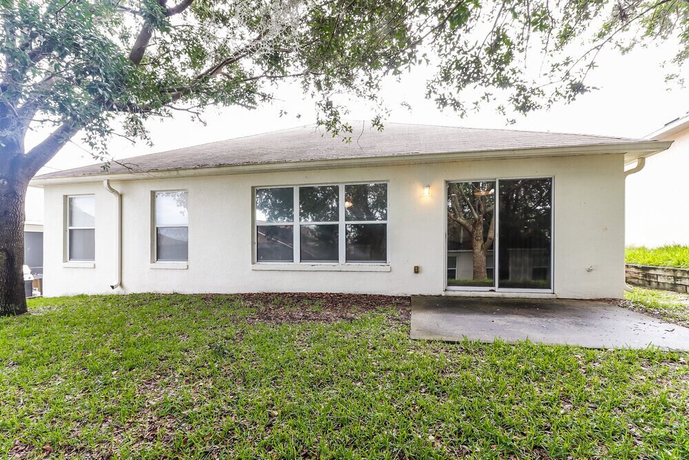 Building Photo - 1176 Stoneham Dr