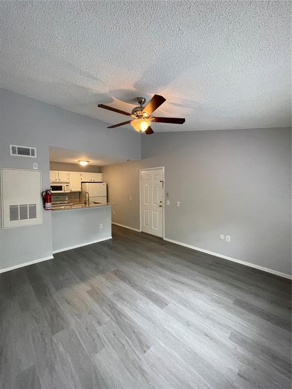 Building Photo - 5295 Images Cir