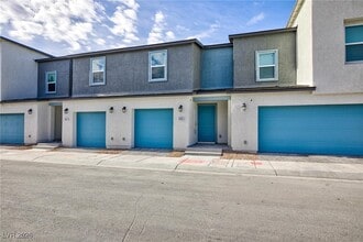 Building Photo - 6085 Lily Gdn St