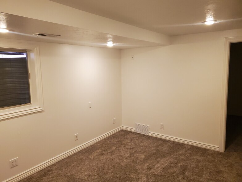 Building Photo - 4785 W Dorilee Dr