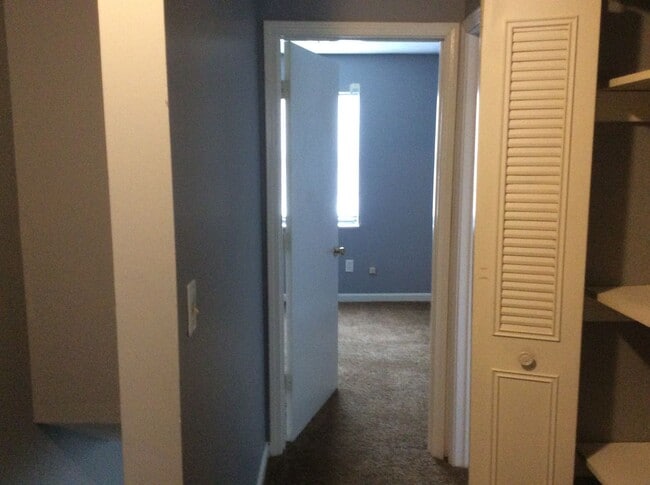 Building Photo - SPACIOUS 3 BEDROOM, 1.5 BATHROOM TOWN HOUSE LOCATED IN RADCLIFF