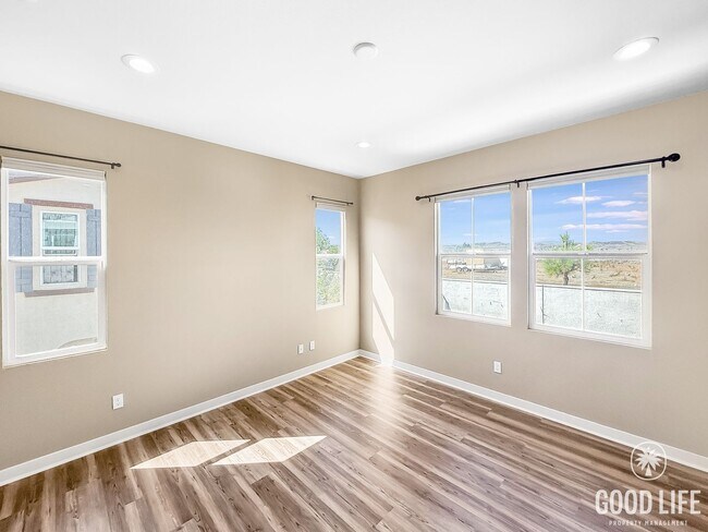 Building Photo - Great 4B/4BA Home Available for Lease in O...