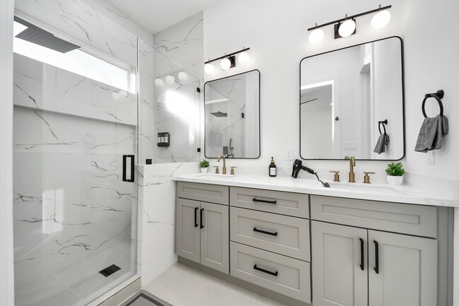 Building Photo - 3909 Maggie St