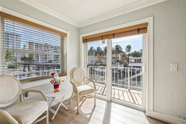 Building Photo - 3862 NE 171 St