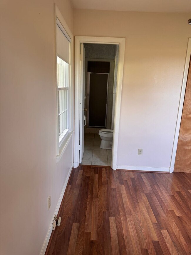 Building Photo - 5 Bedroom || 3 Bathroom Home with All Util...