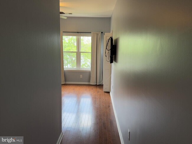 Building Photo - 6553 Grange Ln