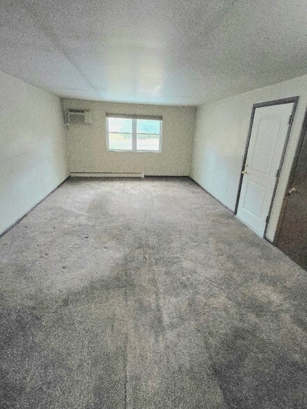 Building Photo - 8260 Southern Blvd