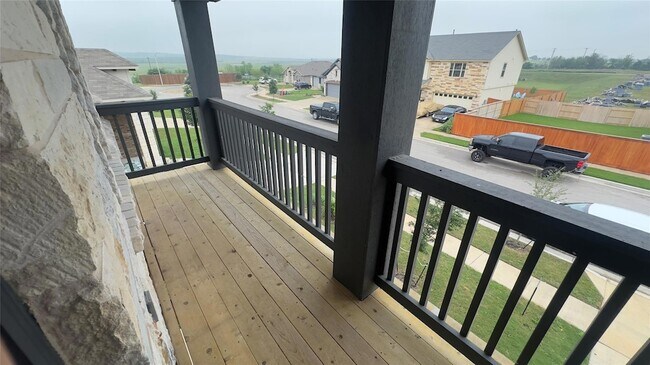 Building Photo - 129 Goldfinch Dr