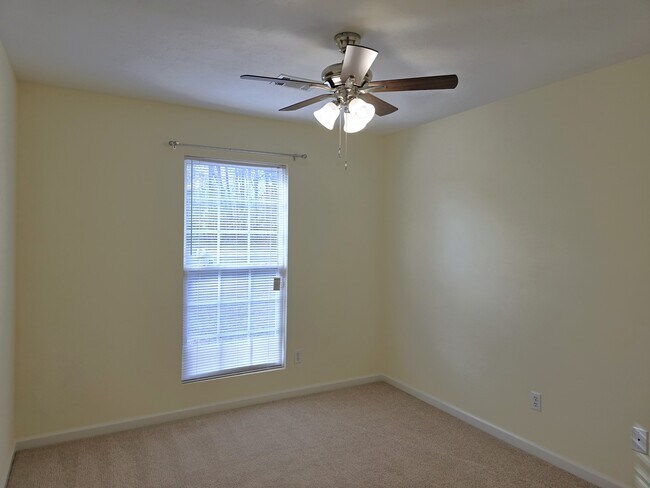 Building Photo - 1764 Tamarind Way