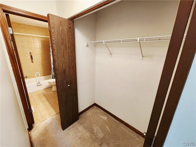 Building Photo - 8214 Honeysuckle Dr