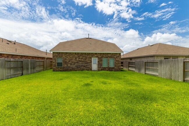 Building Photo - 1519 Twilight Grn Dr