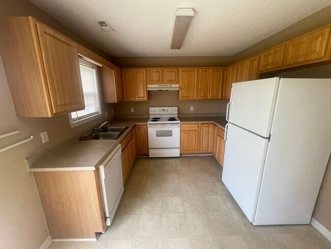 Building Photo - 2817 Valor Dr