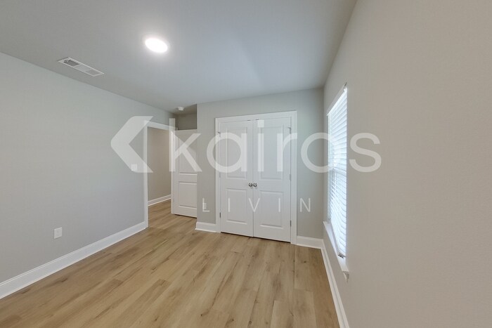 Building Photo - 13757 Pinyon Dr