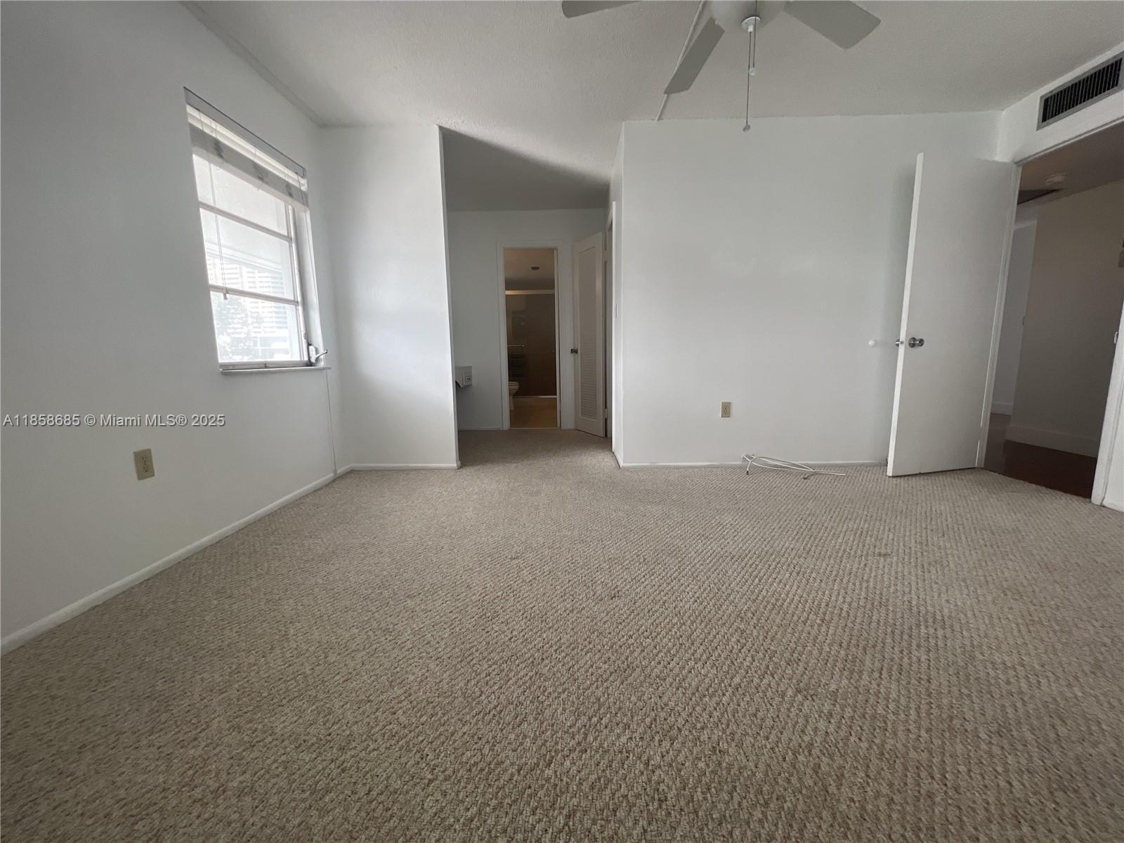 Building Photo - 3750 NE 170th St