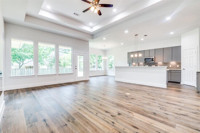 Building Photo - 144 Monterrey Rd W