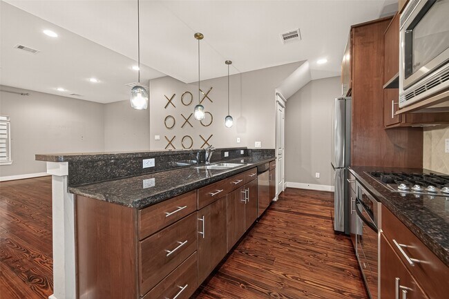 Building Photo - 1510 Crockett St