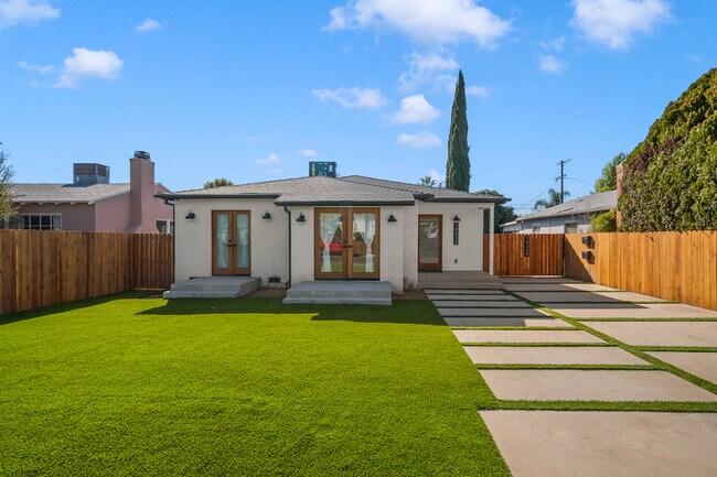 Primary Photo - 14332 Miranda St