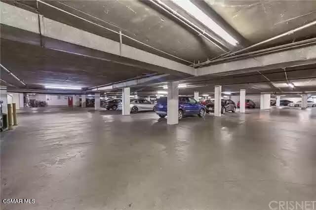 Building Photo - 10982 Roebling Ave