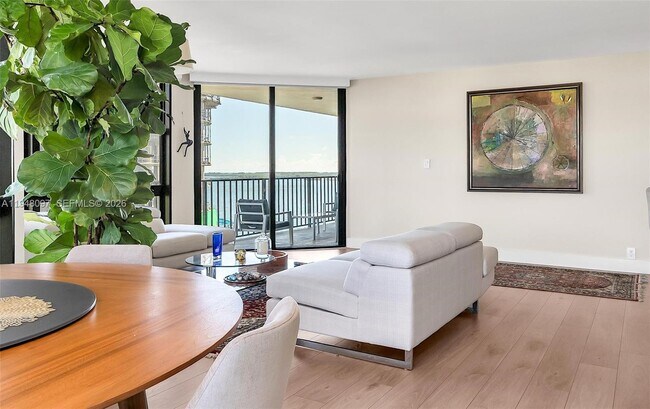 Building Photo - 1865 Brickell Ave