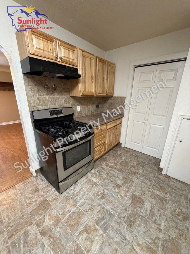 Building Photo - 2 Bed / 1 Bath Home Near Hospital, Airport & Downtown Billings