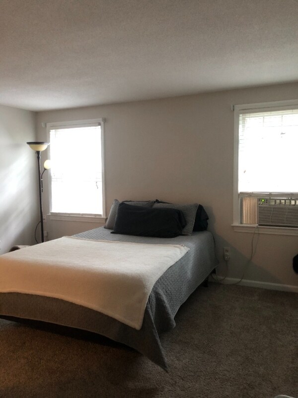 Building Photo - 21 Blossom Ln