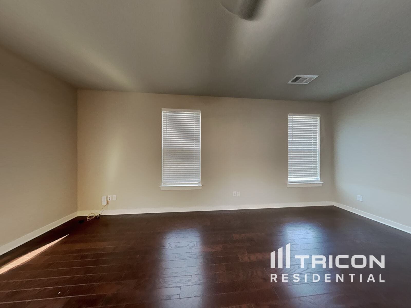 Building Photo - 4941 Kingdom Dr
