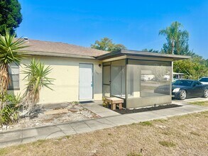 Building Photo - ** BONITA SPRINGS ** 2 BED / 1 BATH ** PET...