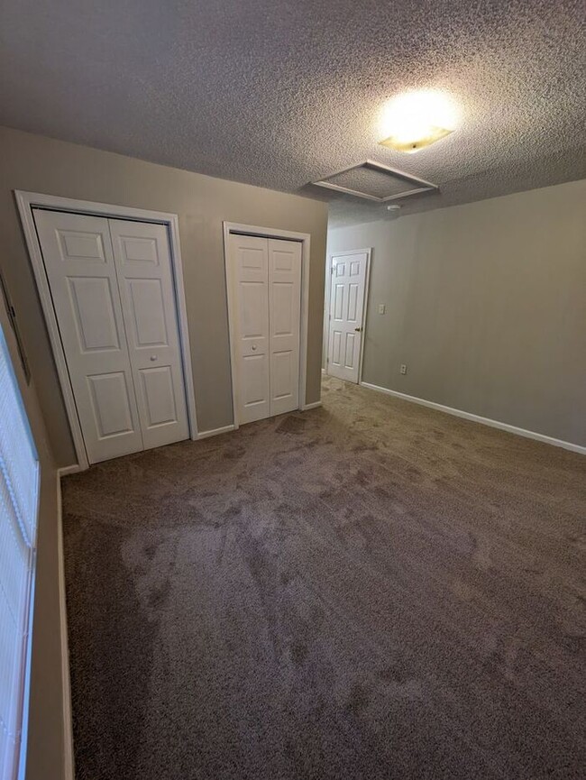 Building Photo - 2BD/2BA Unit at The Squires in Newton