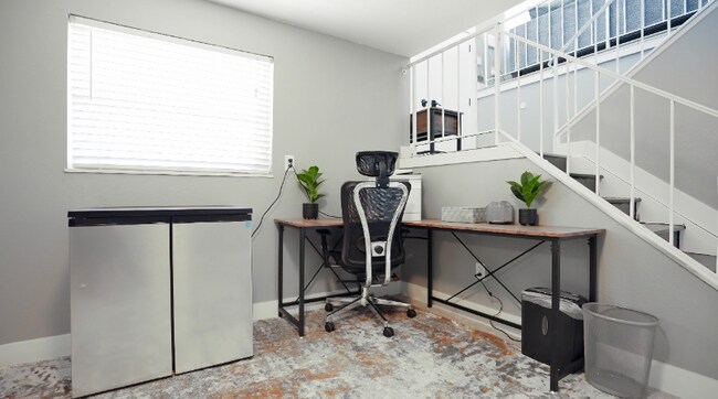 Building Photo - 7349 Colonial Dr