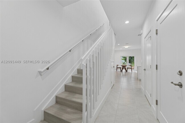 Building Photo - 1313 NW 27th Ave
