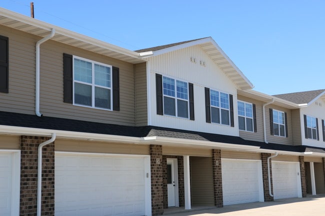 Maple Grove Townhomes - Maple Grove & Maple Ridge Townhomes