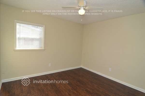Building Photo - 912 Skyview Dr