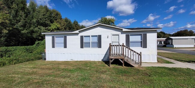 Building Photo - 724 Creek Ridge Rd