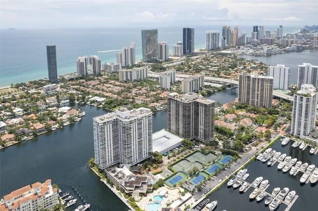 Building Photo - 19707 Turnberry Way