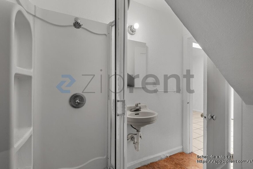 Building Photo - 1323 Monterey Ave