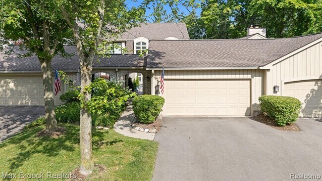 Building Photo - 1125 Meadowglen Ct