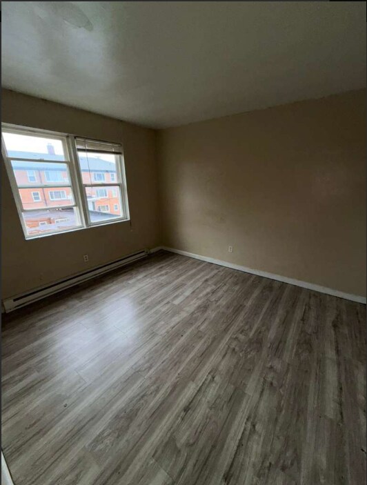 Building Photo - 13965 Superior Rd