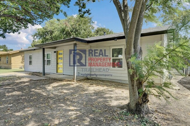Building Photo - 556 NW Lorna St